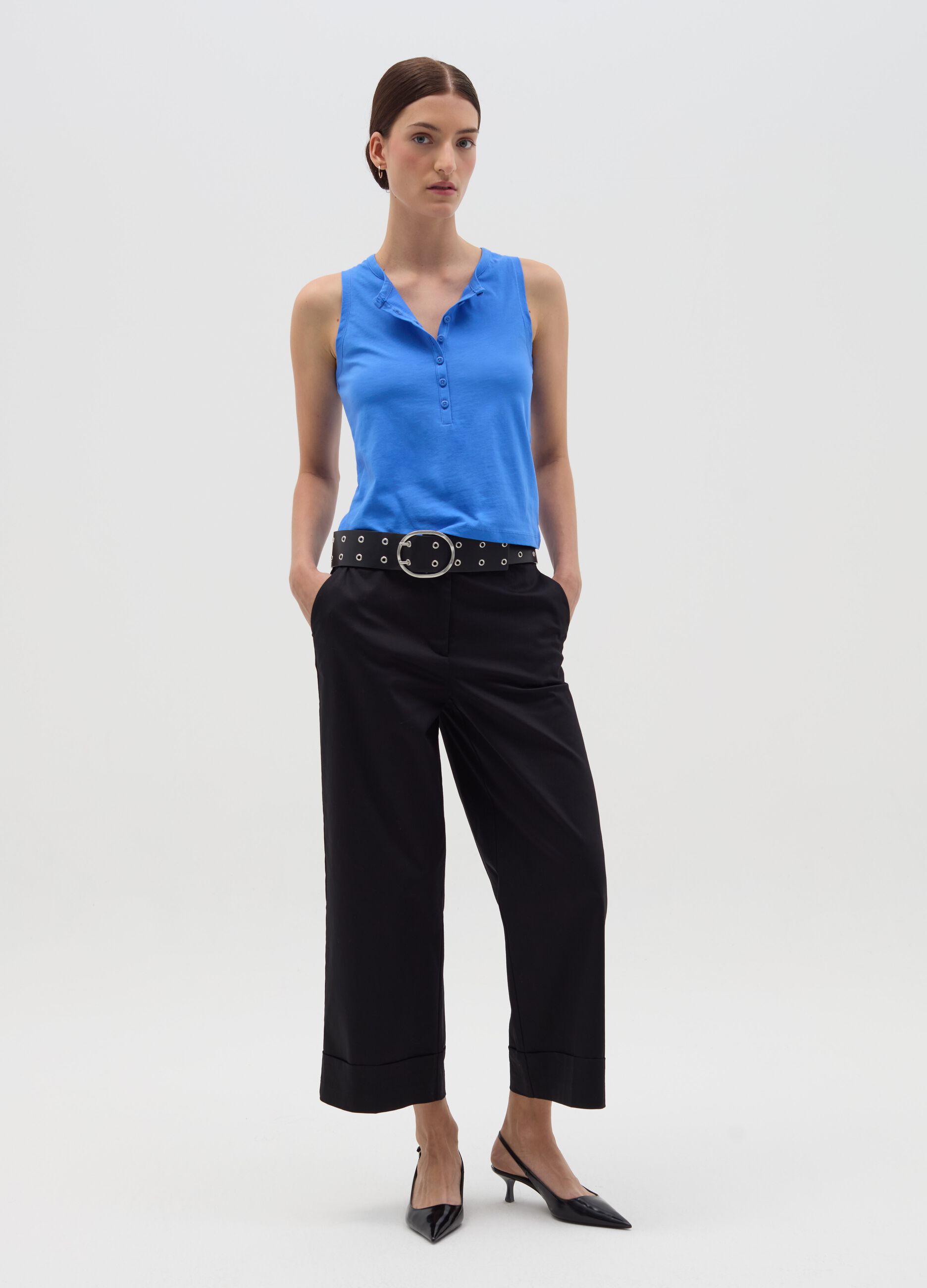 Tank top con scollo serafino