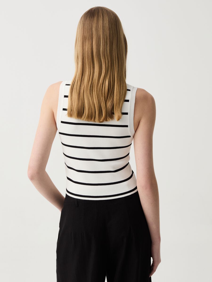Tank top with slim stripes_2