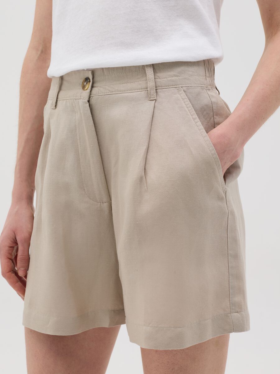 Women's beige regular-fit shorts in linen blend_3