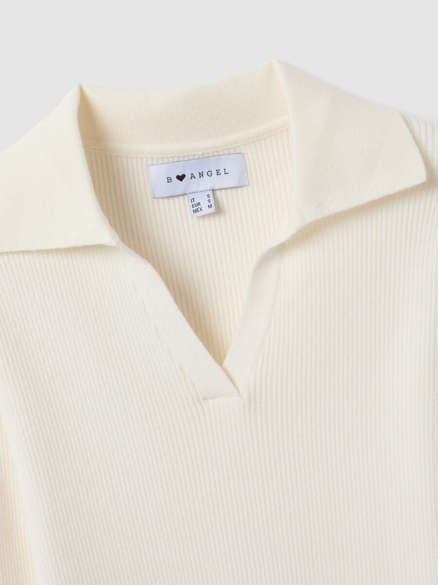 Maglia bianca in misto viscosa con colletto polo fitted_1