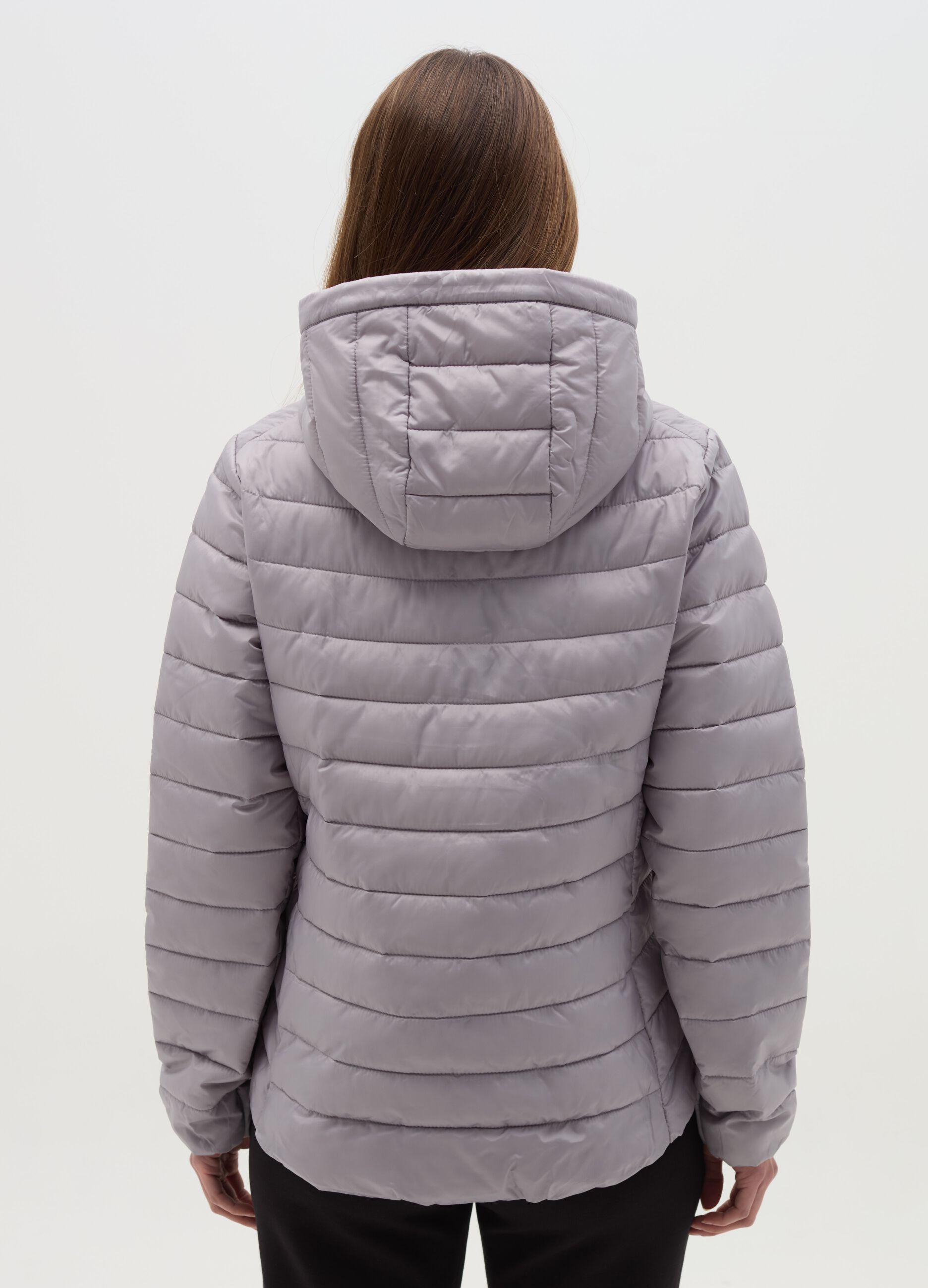 Piumino corto ultralight con cappuccio e zip