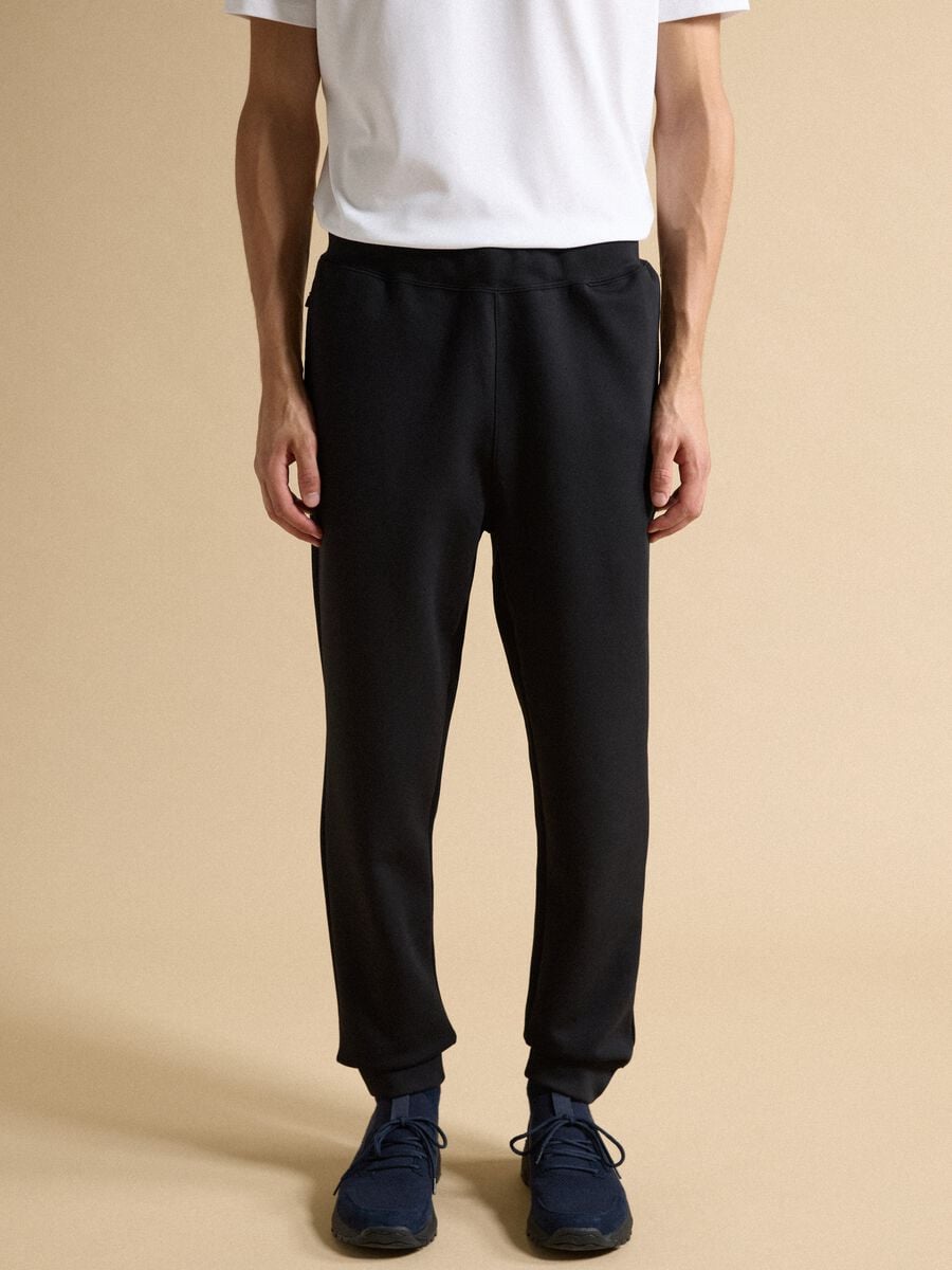 Jogger neri regular fit in tessuto elasticizzato Easy dry_1
