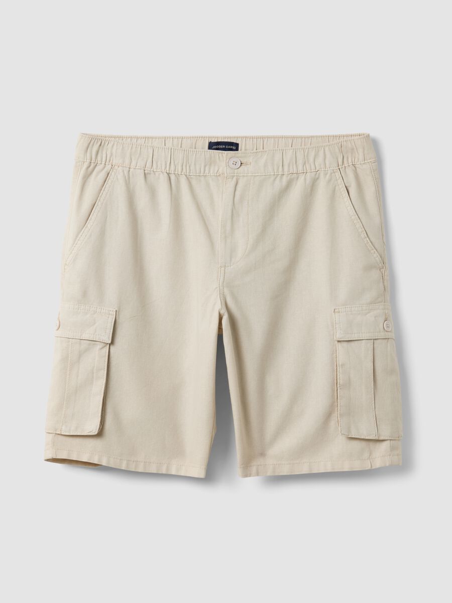 Beige cargo bermuda shorts in a linen and cotton blend_4