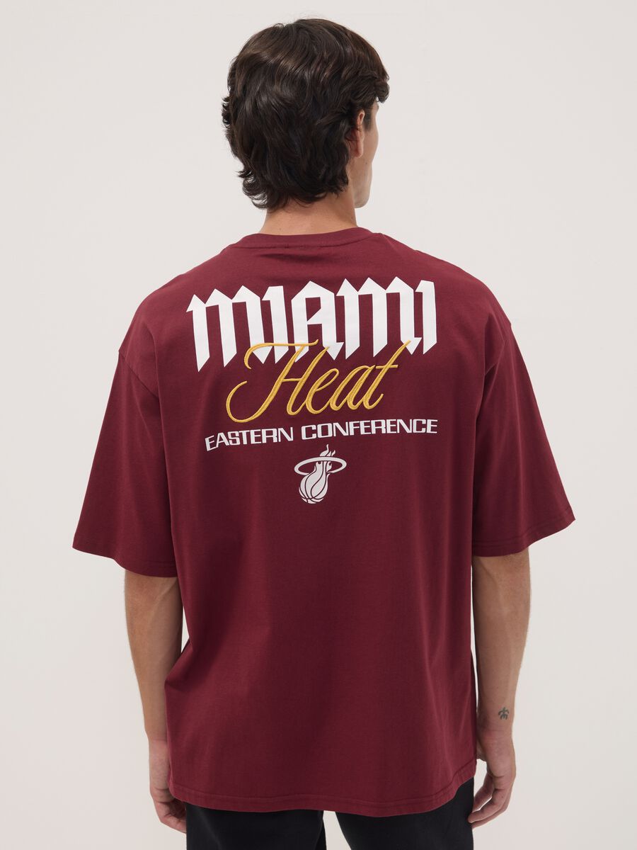 Red 100% cotton Miami Heat print T-shirt_3