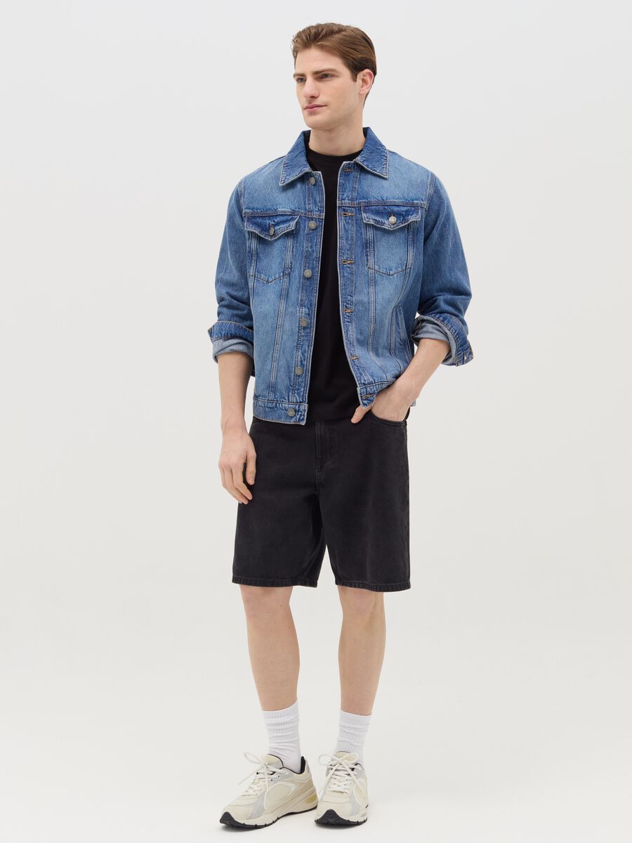 Baggy-fit Bermuda shorts in denim with five pockets_0