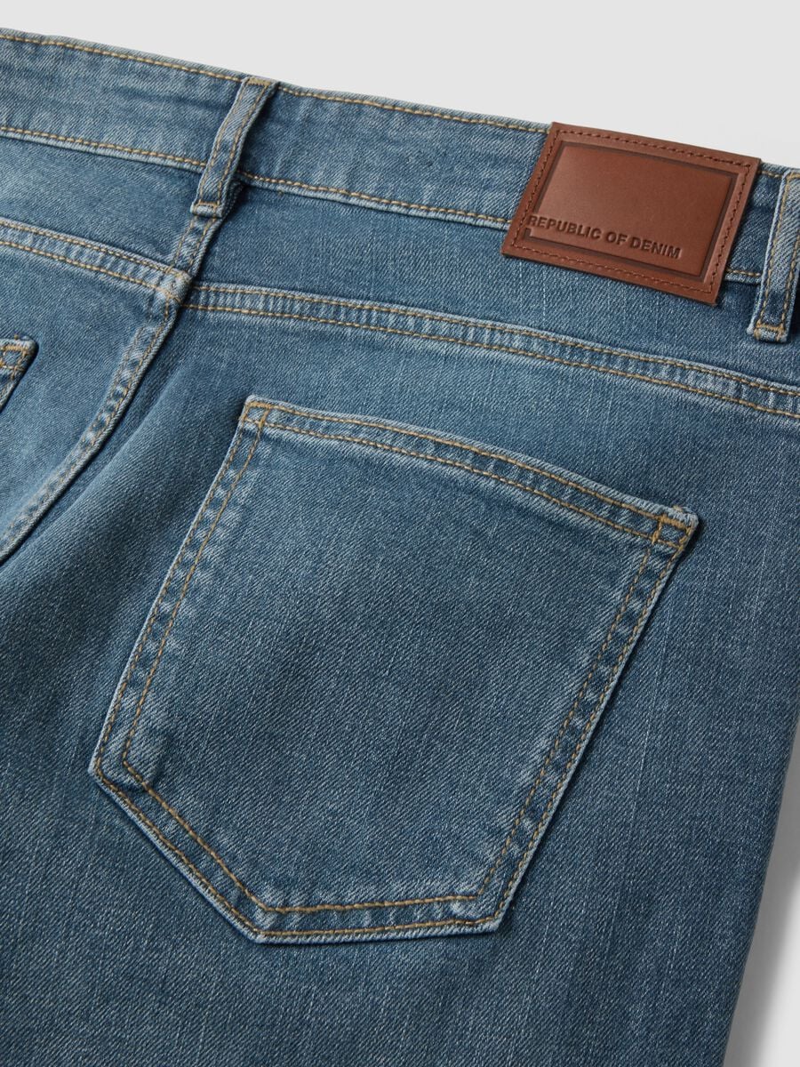 Jeans lavaggio medio in cotone elasticizzato slim fit_1
