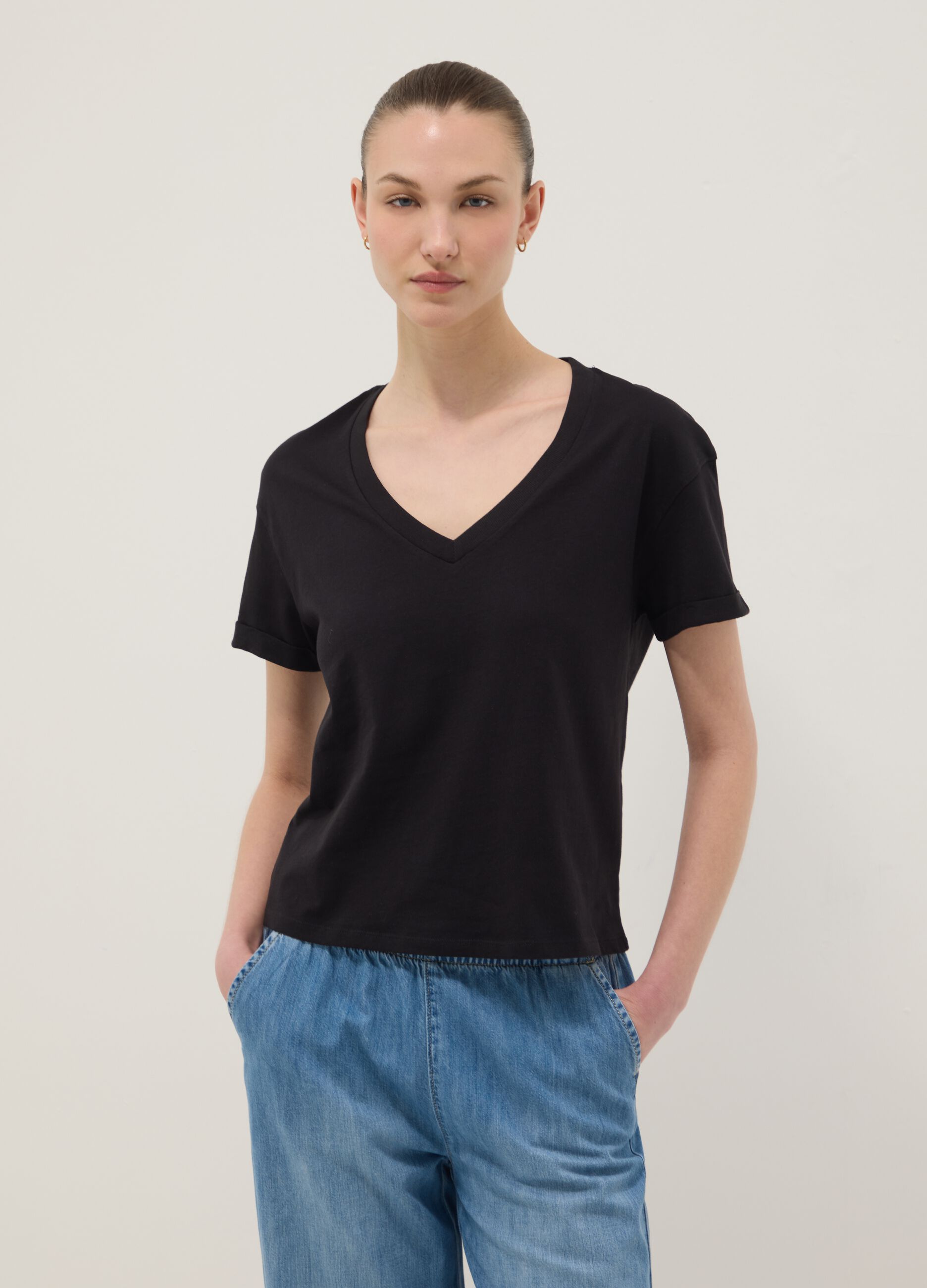 Black 100% cotton V-neck relaxed-fit T-shirt
