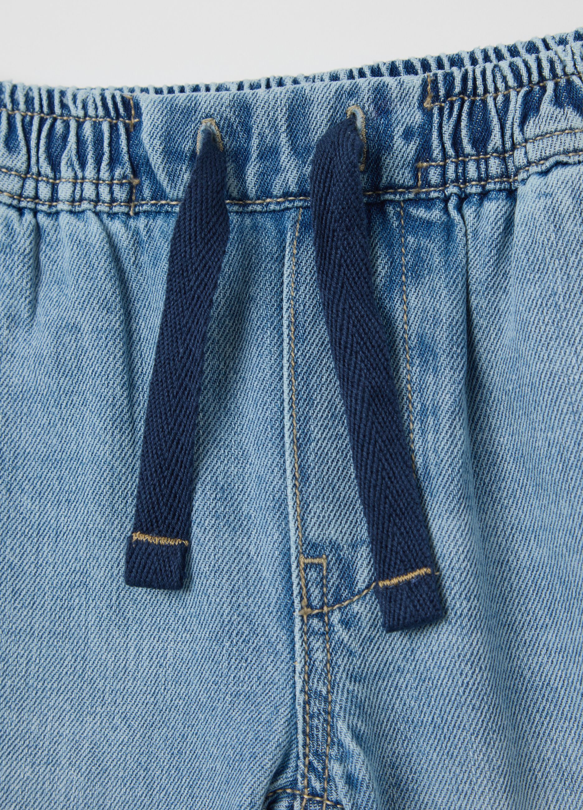 Denim Bermuda joggers with pockets and drawstring