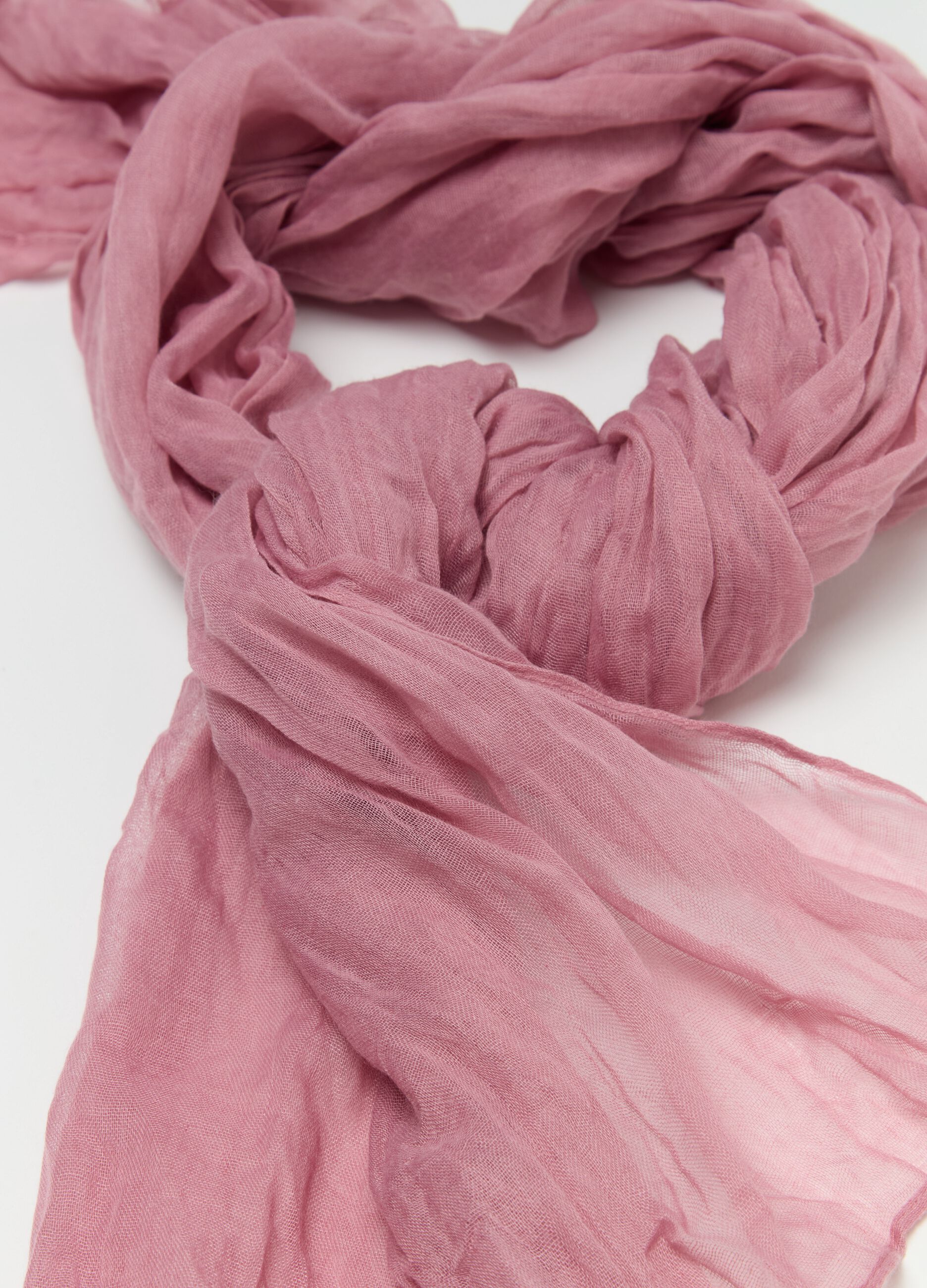Crinkle-effect pashmina