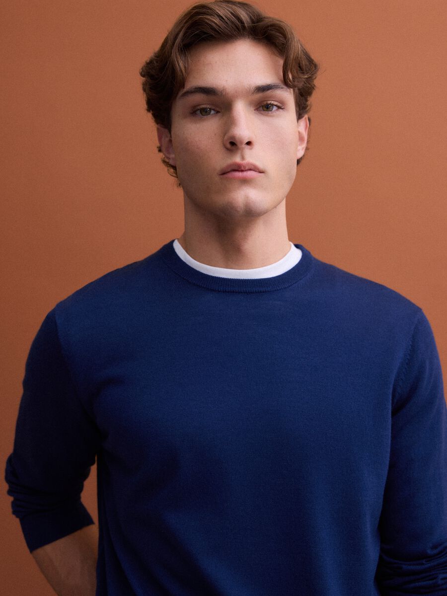 Blue crew-neck jumper in pure merino wool, regular fit_1