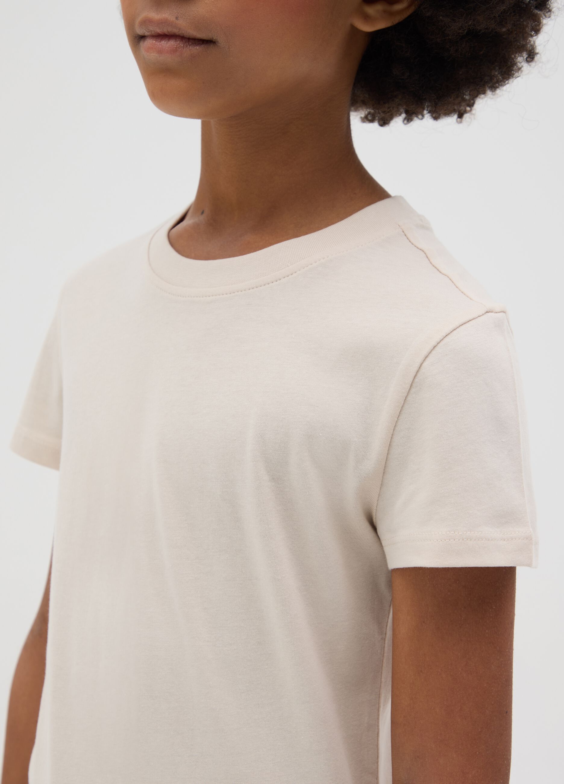 T-shirt da ragazza in puro cotone beige regular fit con scollo rotondo