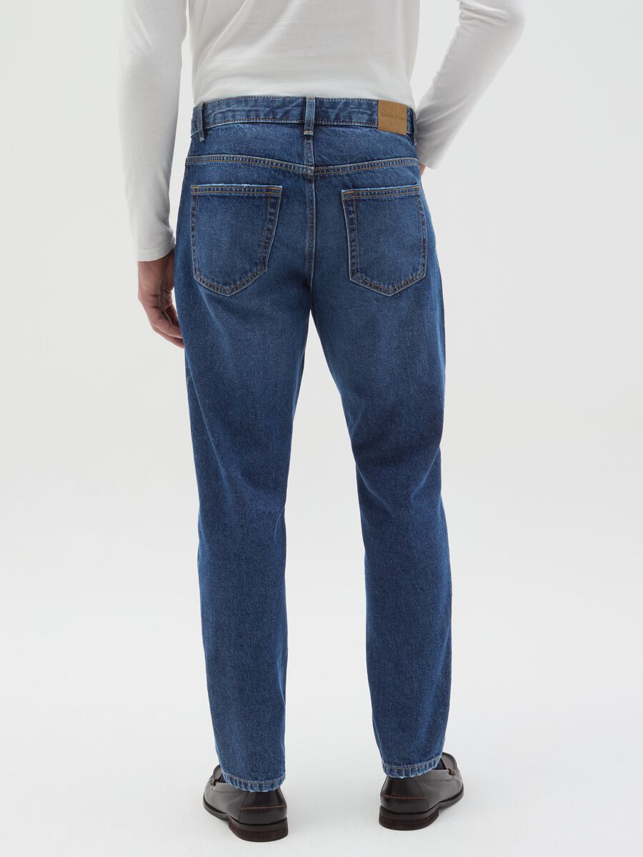 Relaxed-fit jeans with fading_3