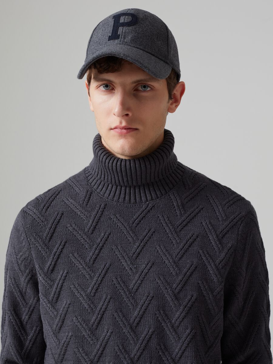Pullover con lavorazione spigata a collo alto_0