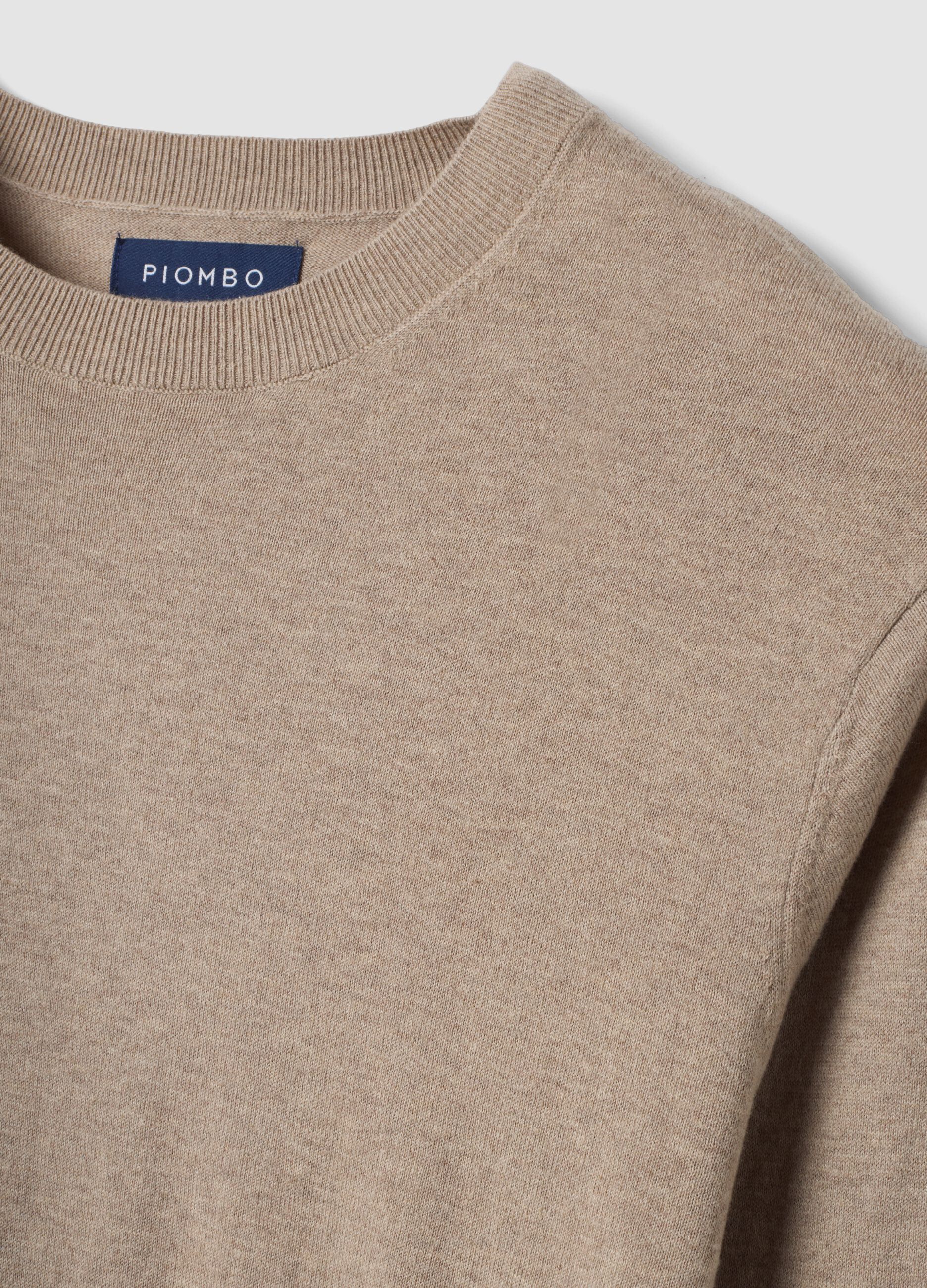 Maglia beige girocollo in misto cotone e cashmere regular fit