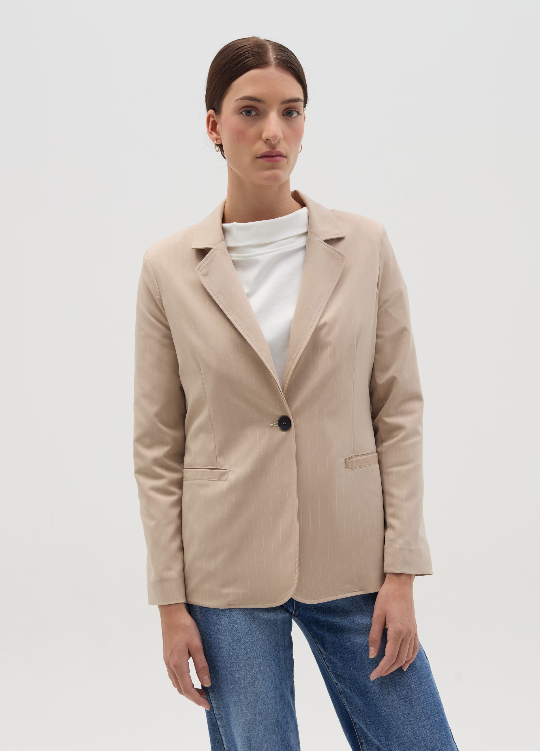 Single-breasted pinstriped blazer