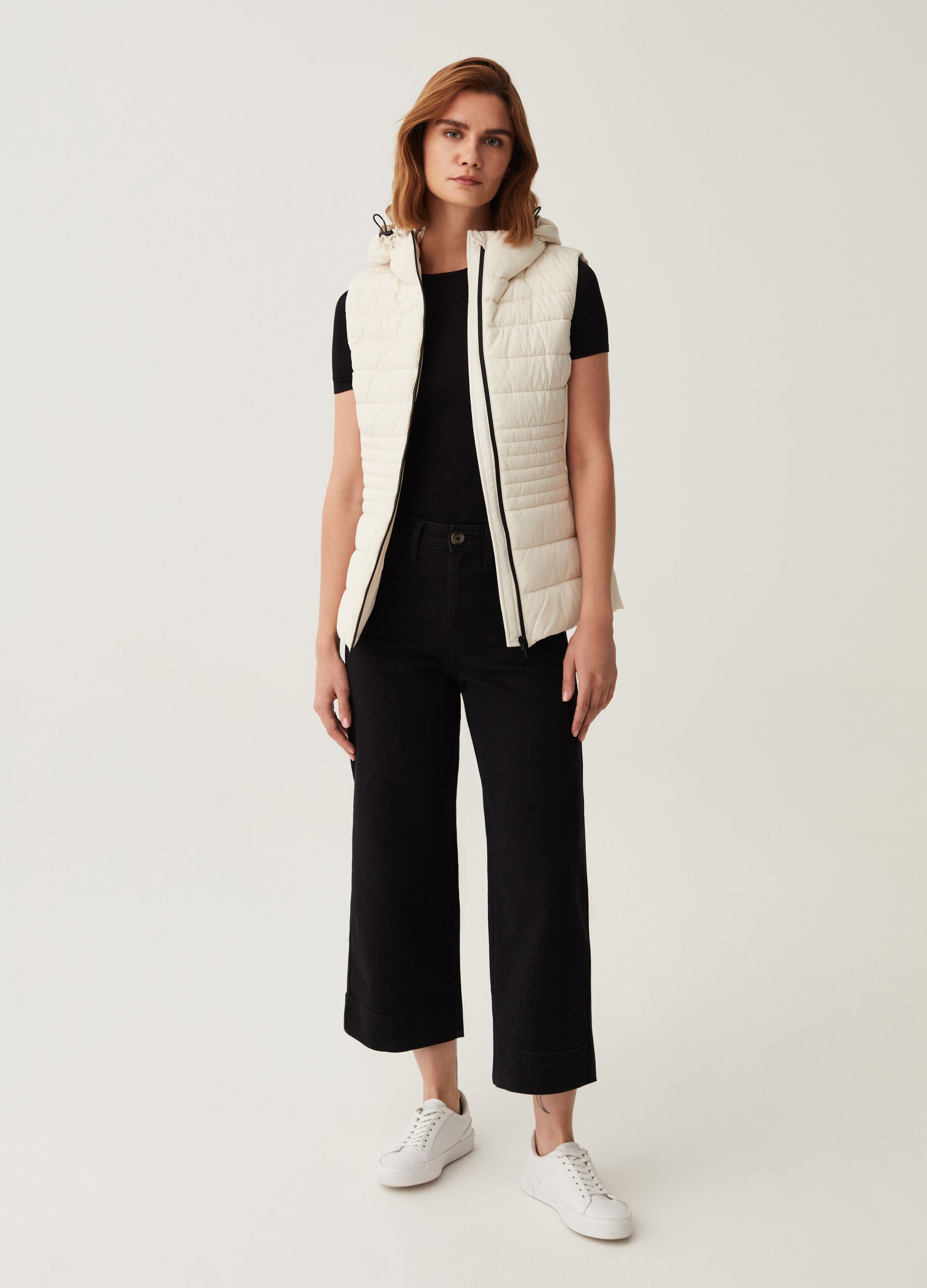 Gilet trapuntato con cappuccio_1