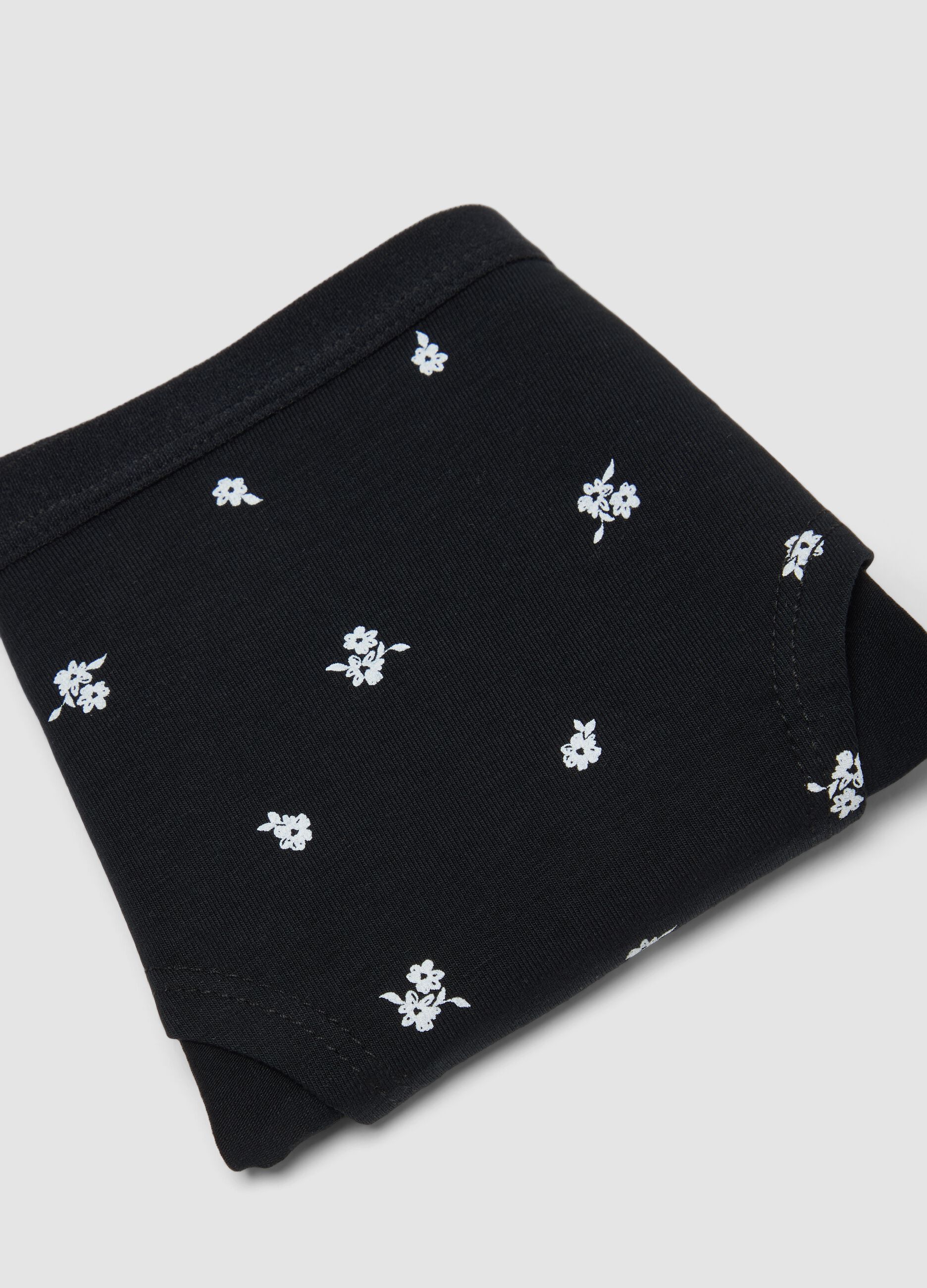 Slip culotte neri in cotone organico elasticizzato con stampa floreale