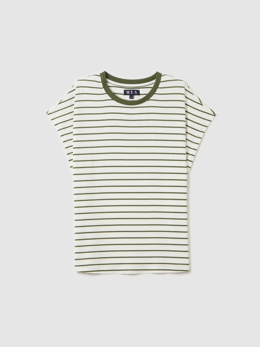 Curvy T-shirt with white and green stripes_0