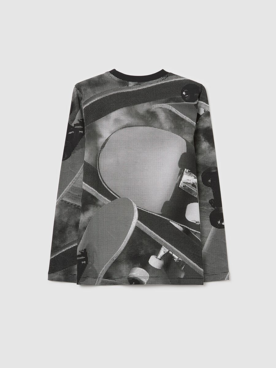 Long-sleeved T-shirt with skateboards print_4