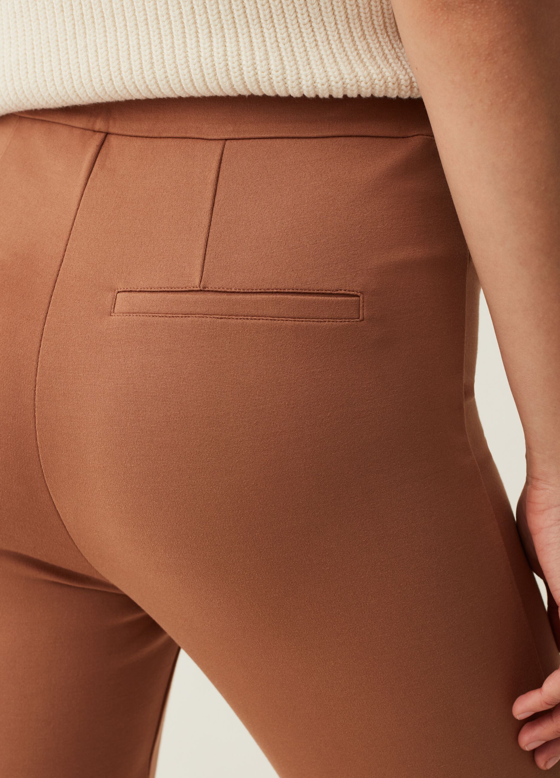 Pantaloni flare fit cropped_3