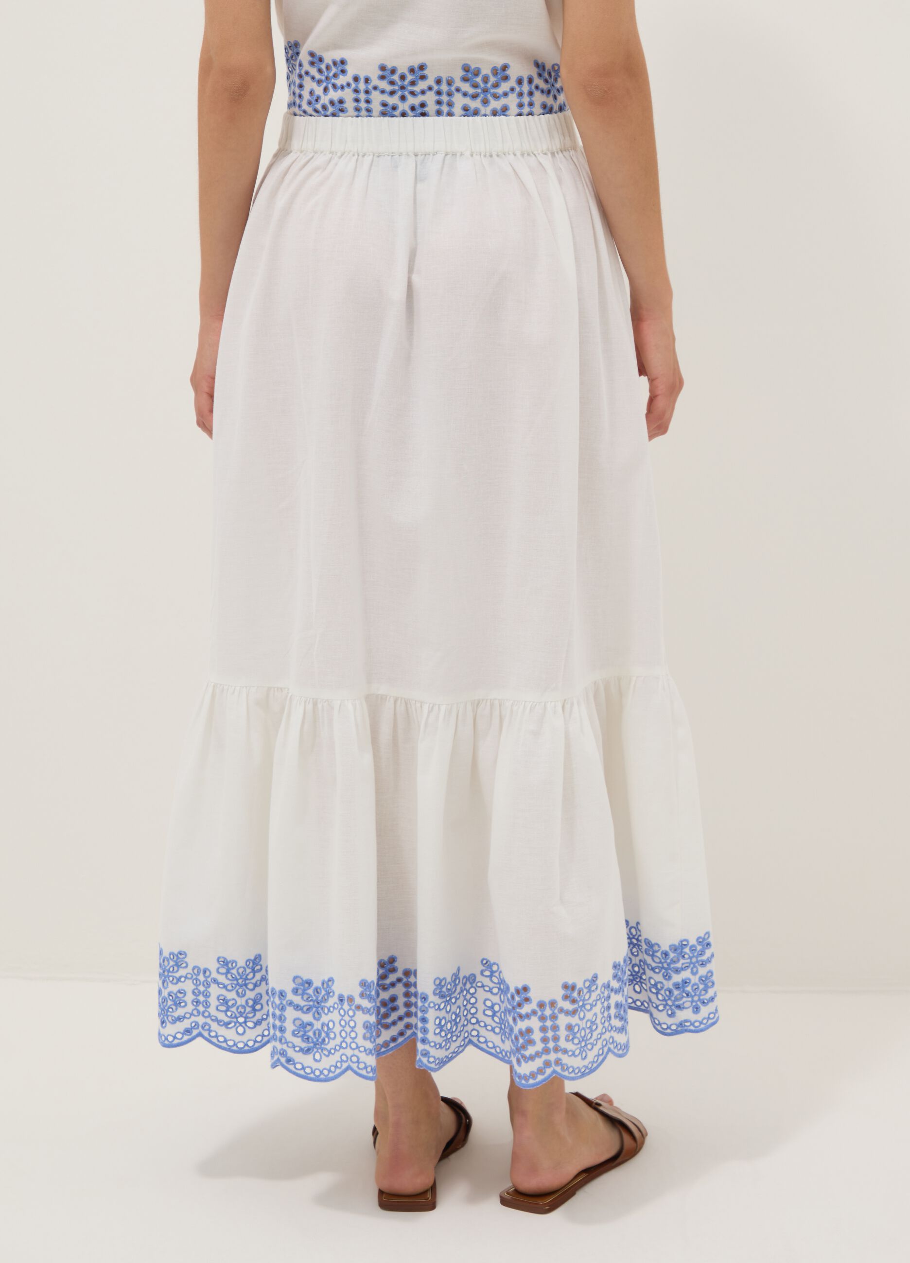 White cotton-linen blend skirt with embroidery