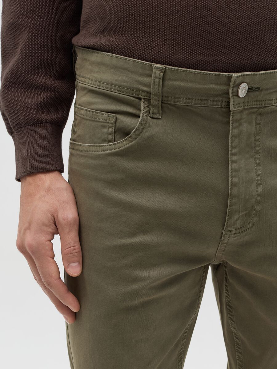 Skinny-fit trousers with five pockets_2