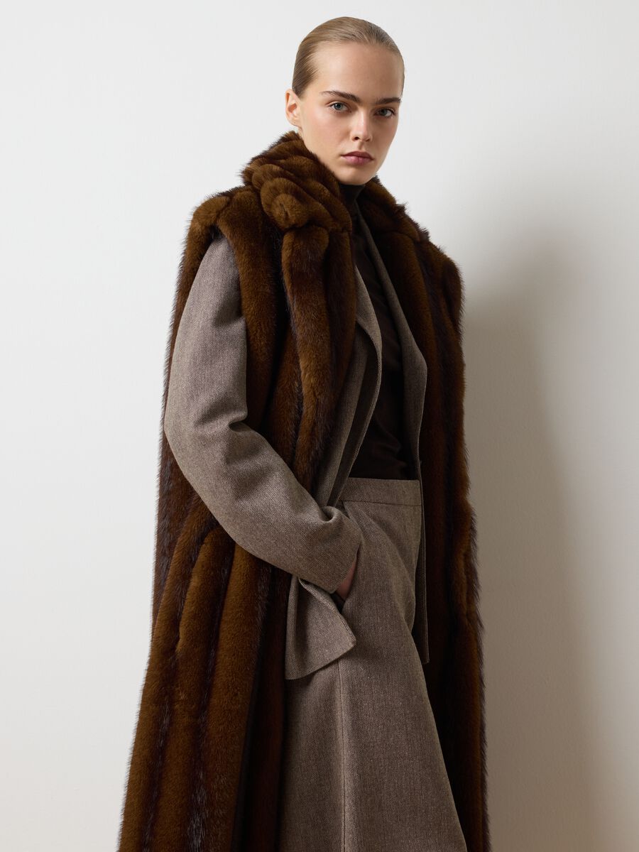 Brown long regular fit sleeveless jacket_3