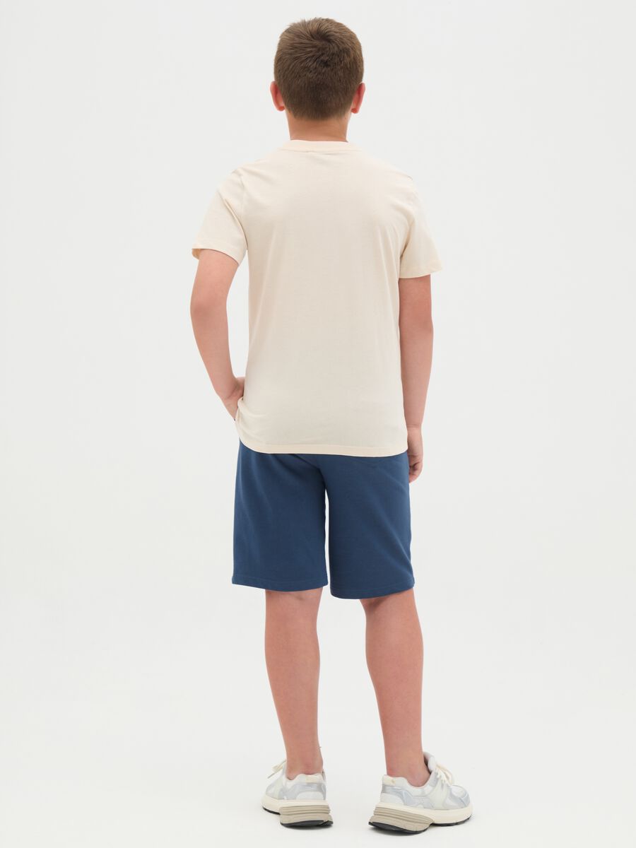 Set t-shirt e shorts da ragazzo in puro cotone beige regular fit_3