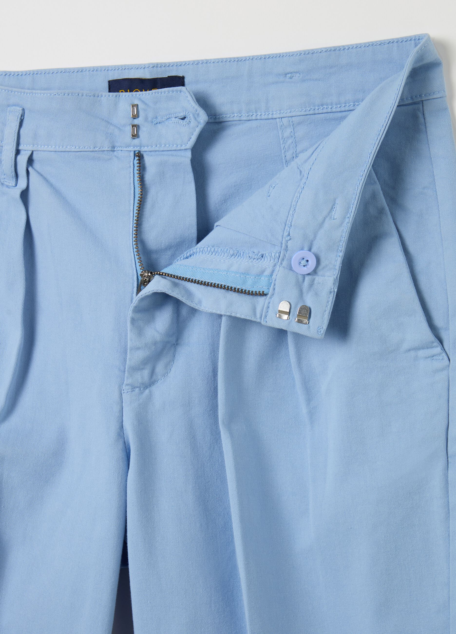 Cropped chino trousers with darts