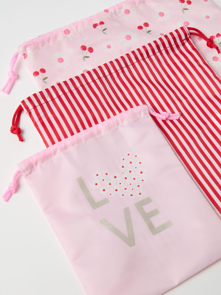 Three-pack laundry bags_2