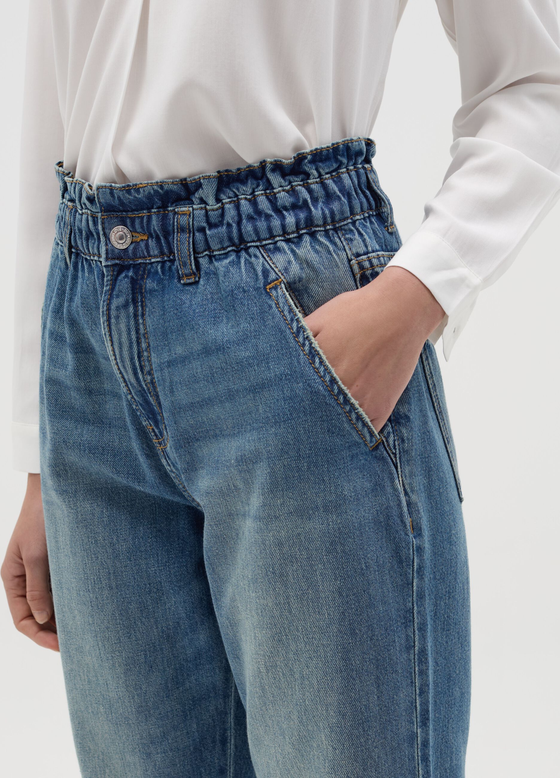 Cropped slouchy-fit jeans