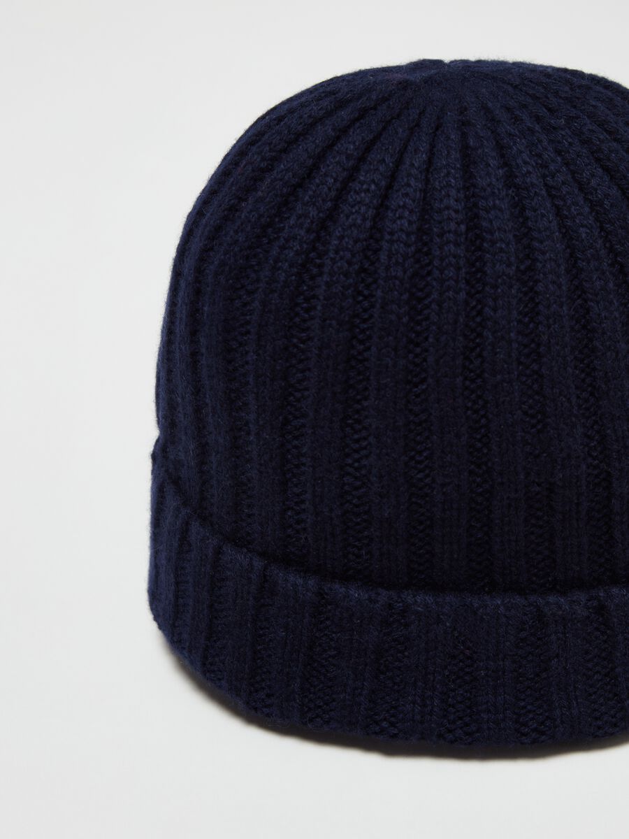 Berretto in cashmere a coste_2