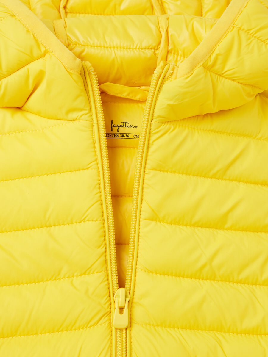 Gilet ultralight con cappuccio_2