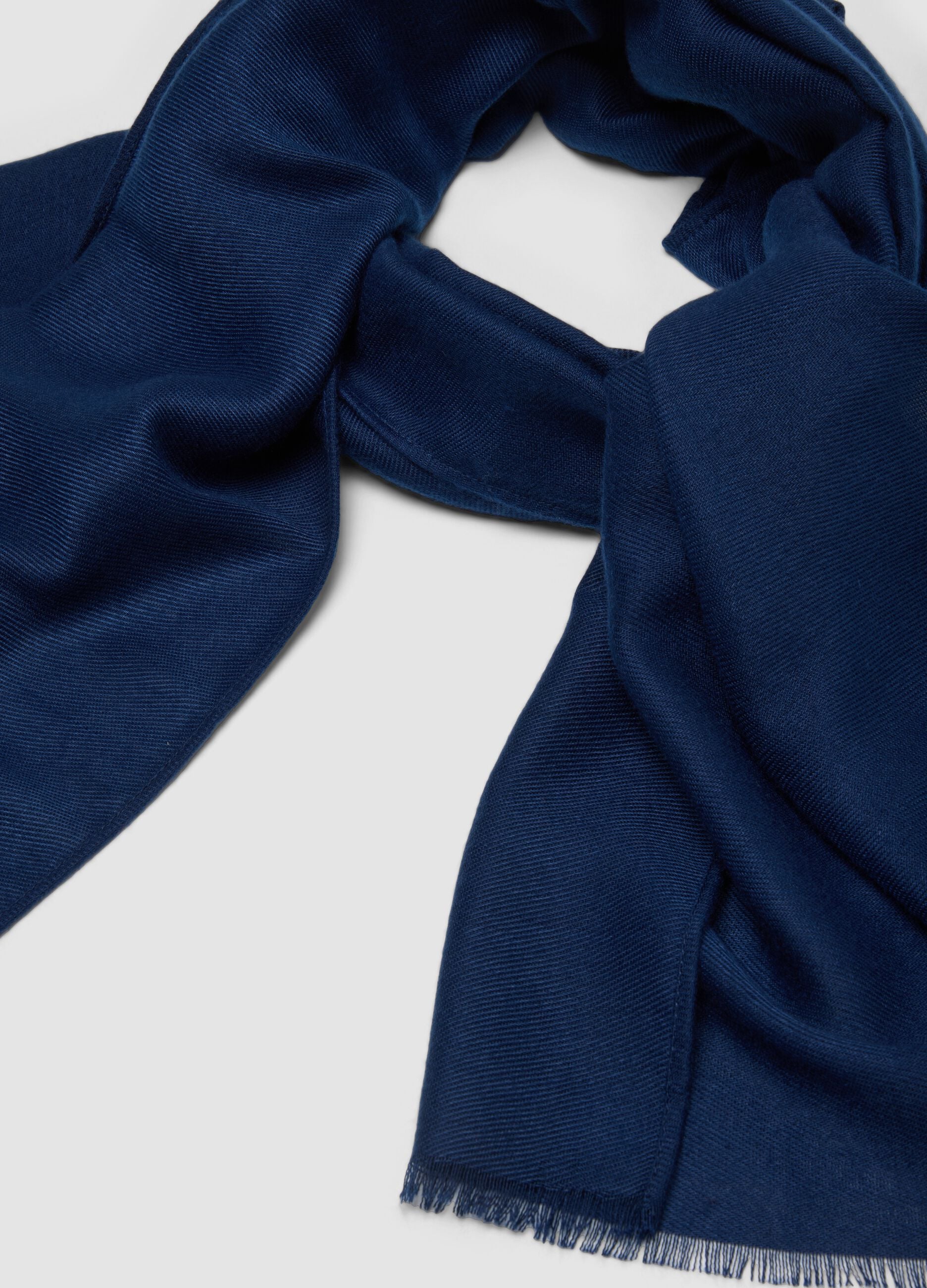 Navy blue scarf with fringes