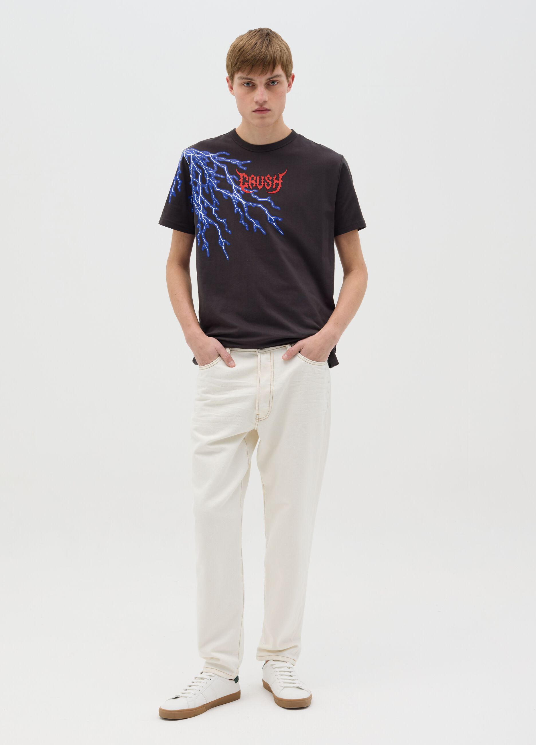 Black short-sleeved T-shirt with lightning graphic