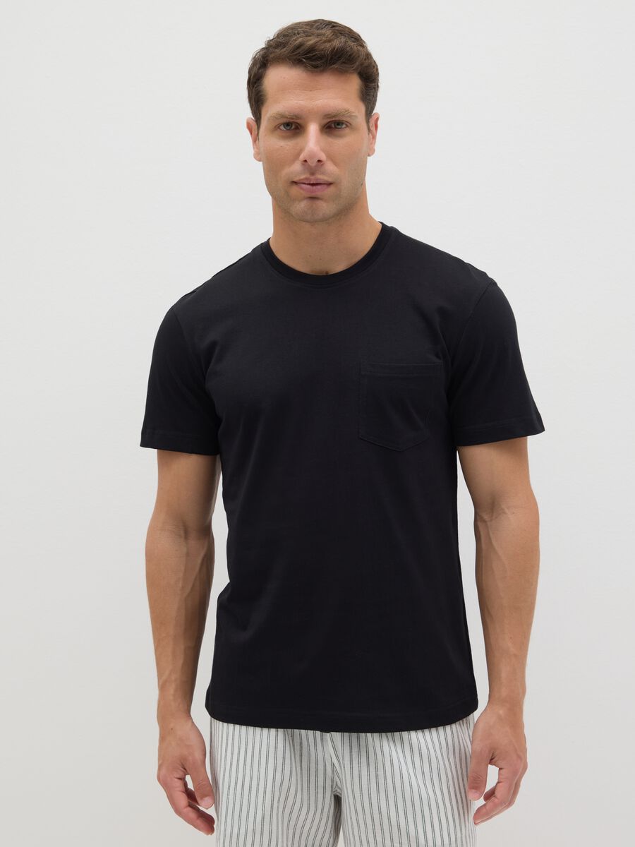 Men's pyjamas in pure black cotton, regular fit with checked shorts_1