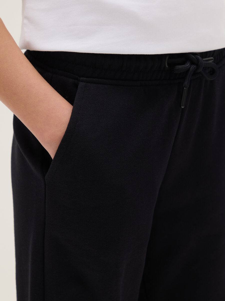 Girls' pure black cotton regular fit trousers_2