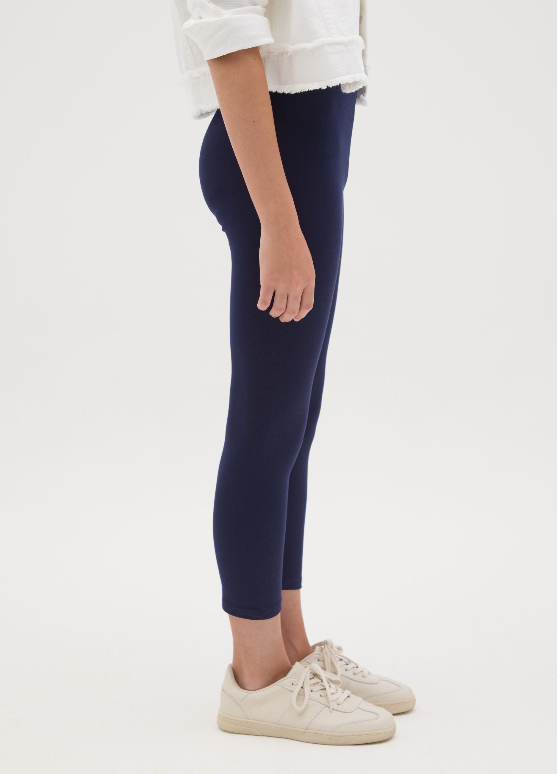 Blue three-quarter stretch leggings