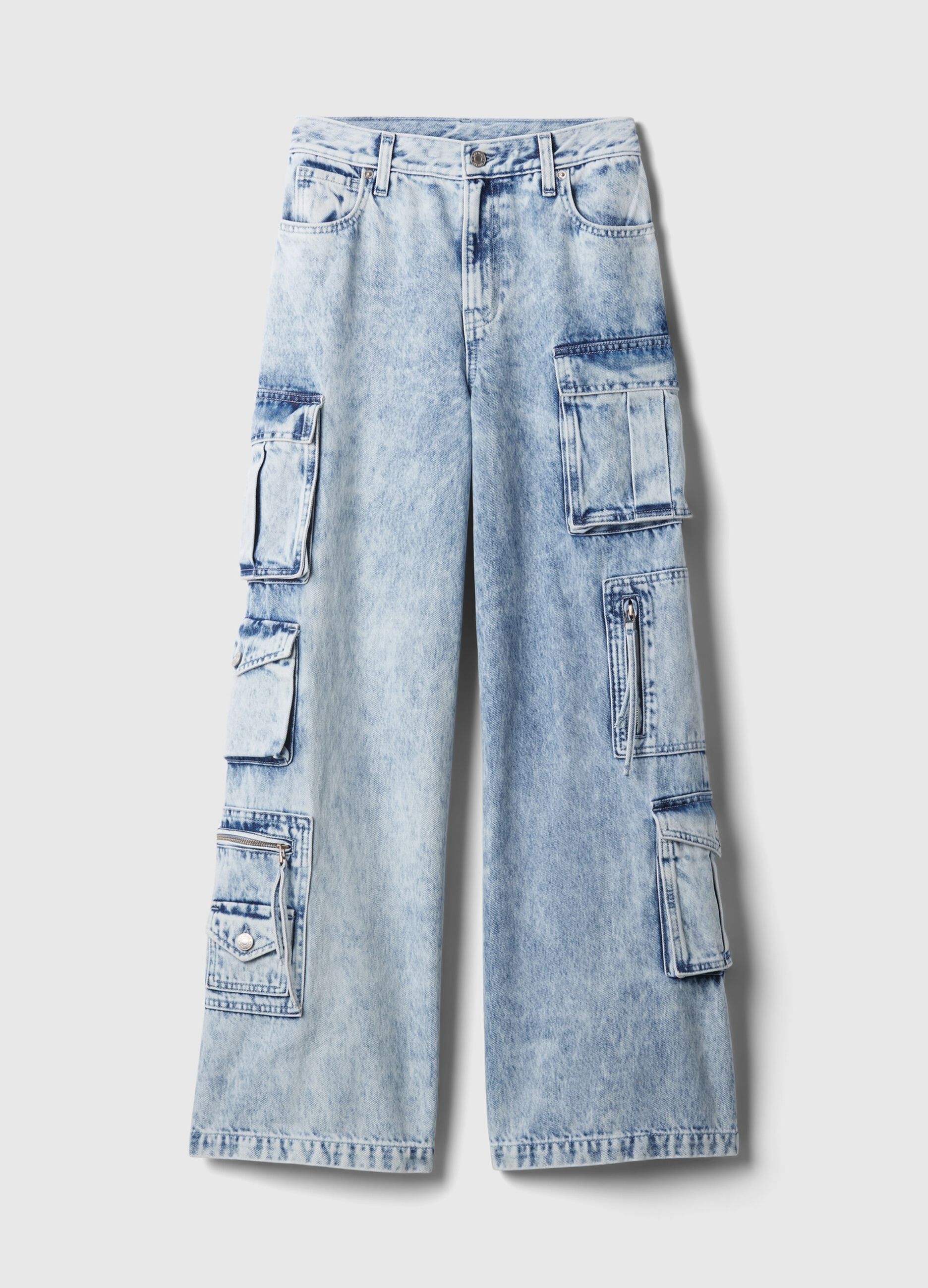 Baggy-fit cargo jeans with multiple pockets
