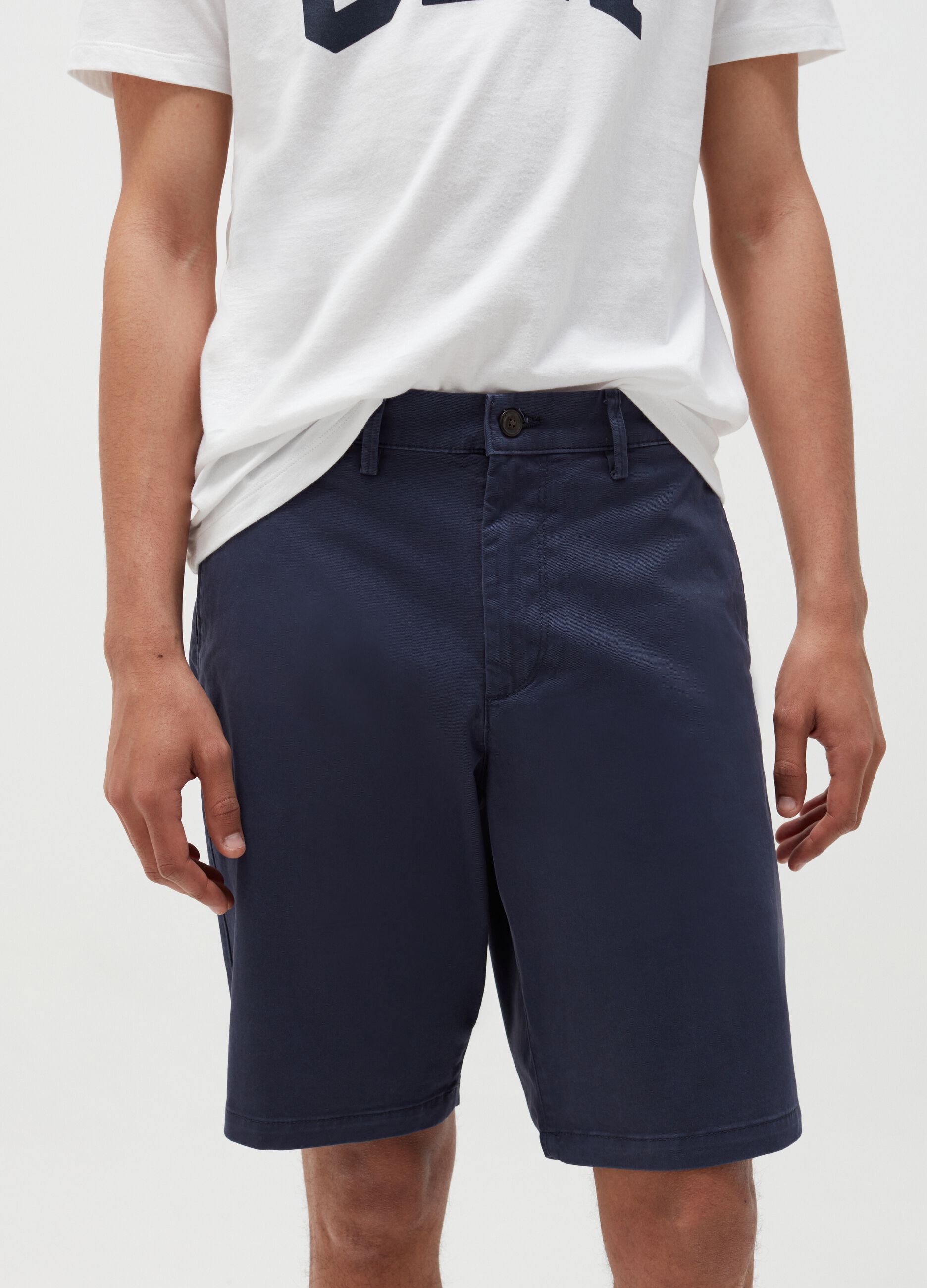 Chino Bermuda shorts in Lyocell and cotton