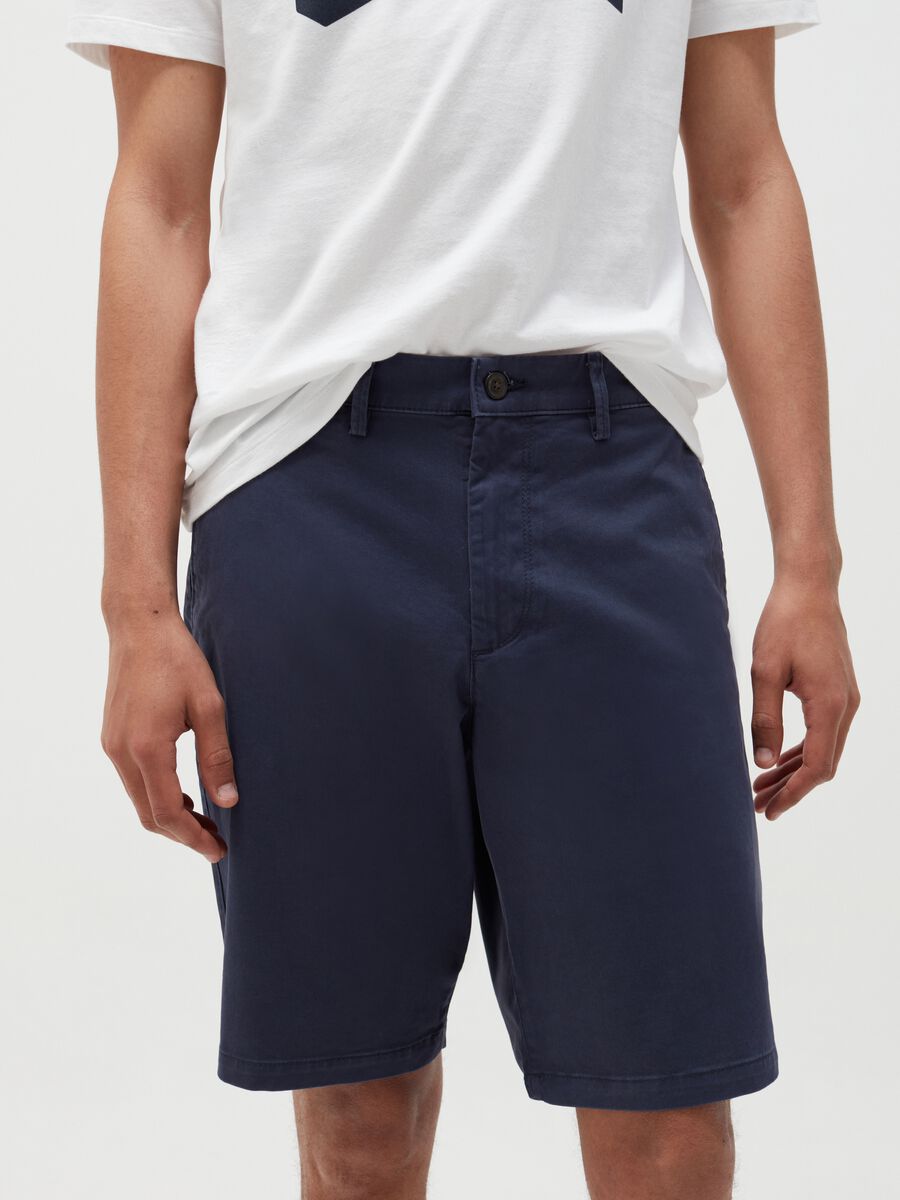 Chino Bermuda shorts in Lyocell and cotton_1