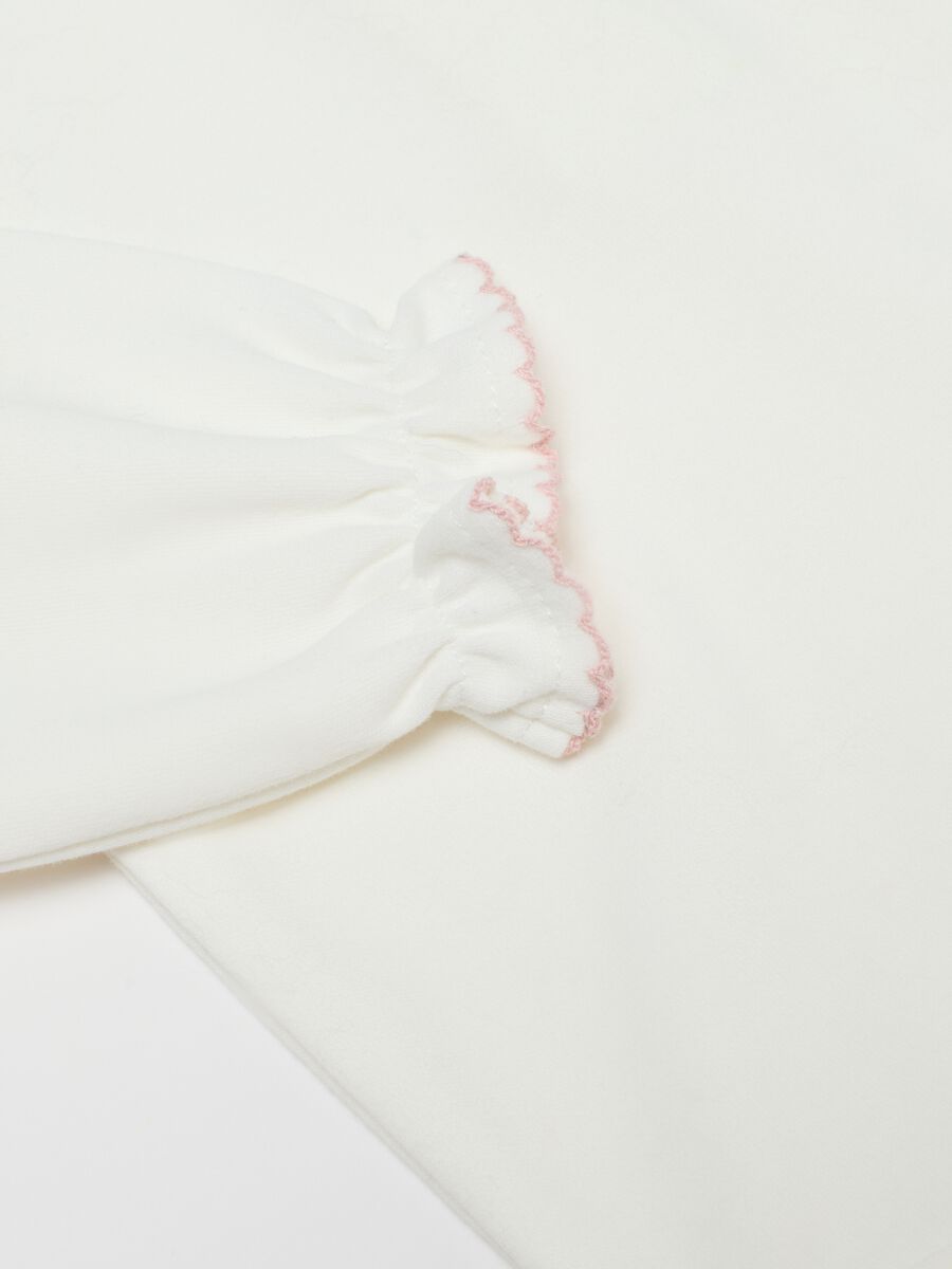 Body bianco da neonata in puro cotone con colletto ricamato_3