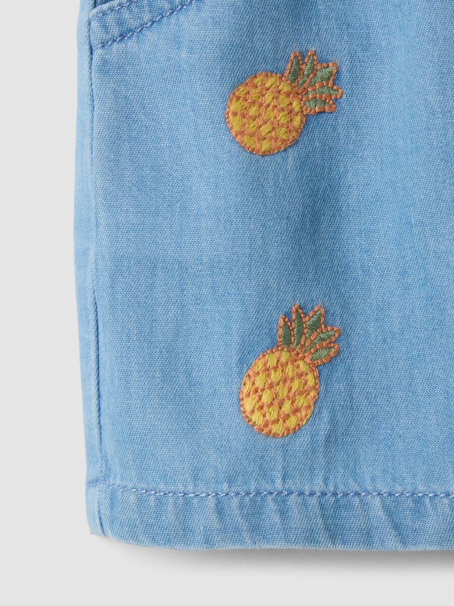 Shorts azzurri in puro cotone con ricami_3