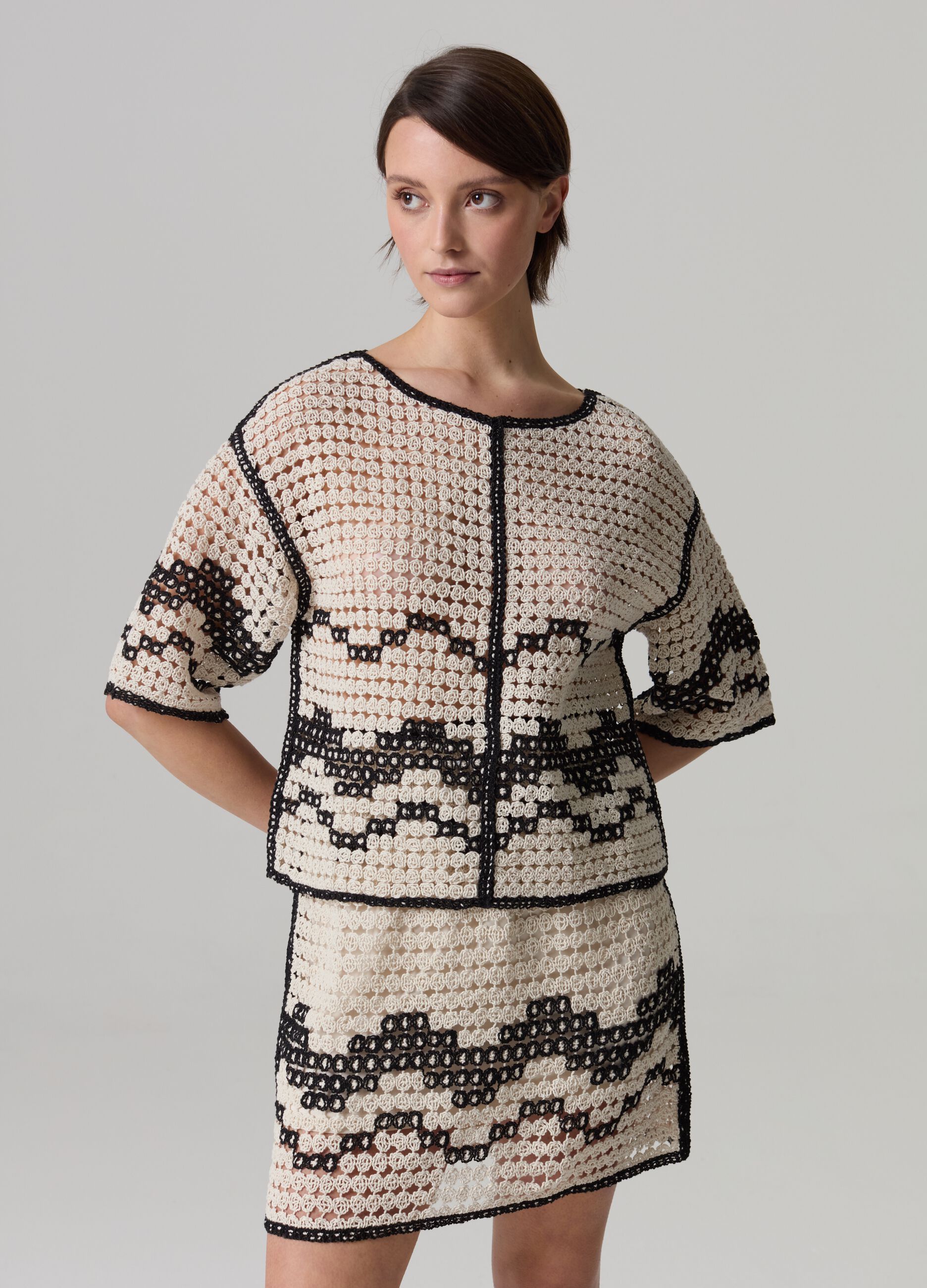 Crochet top with wavy motif