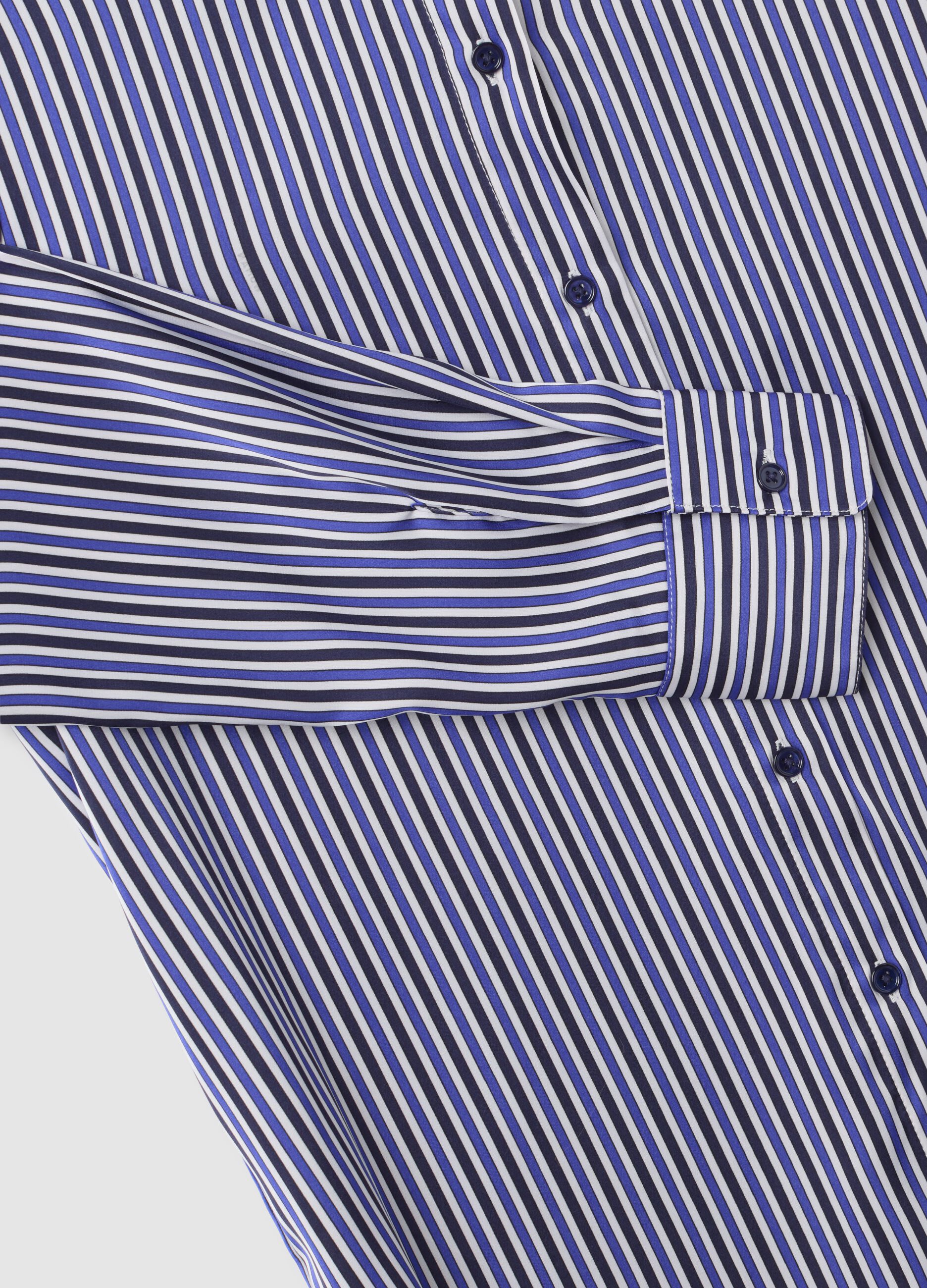 Blue striped shirt in stretch fabric