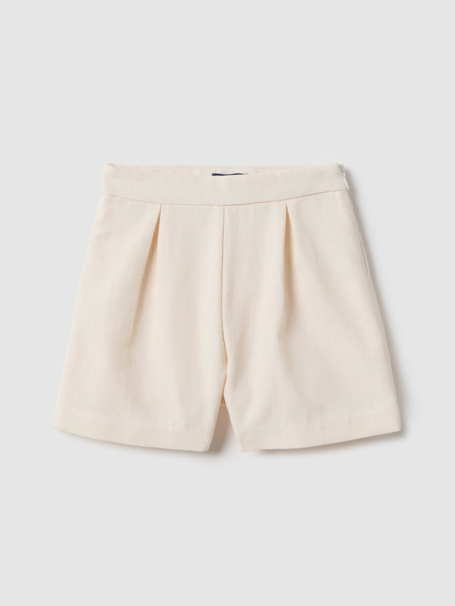 Beige wide-leg girls' shorts with pleated details_0