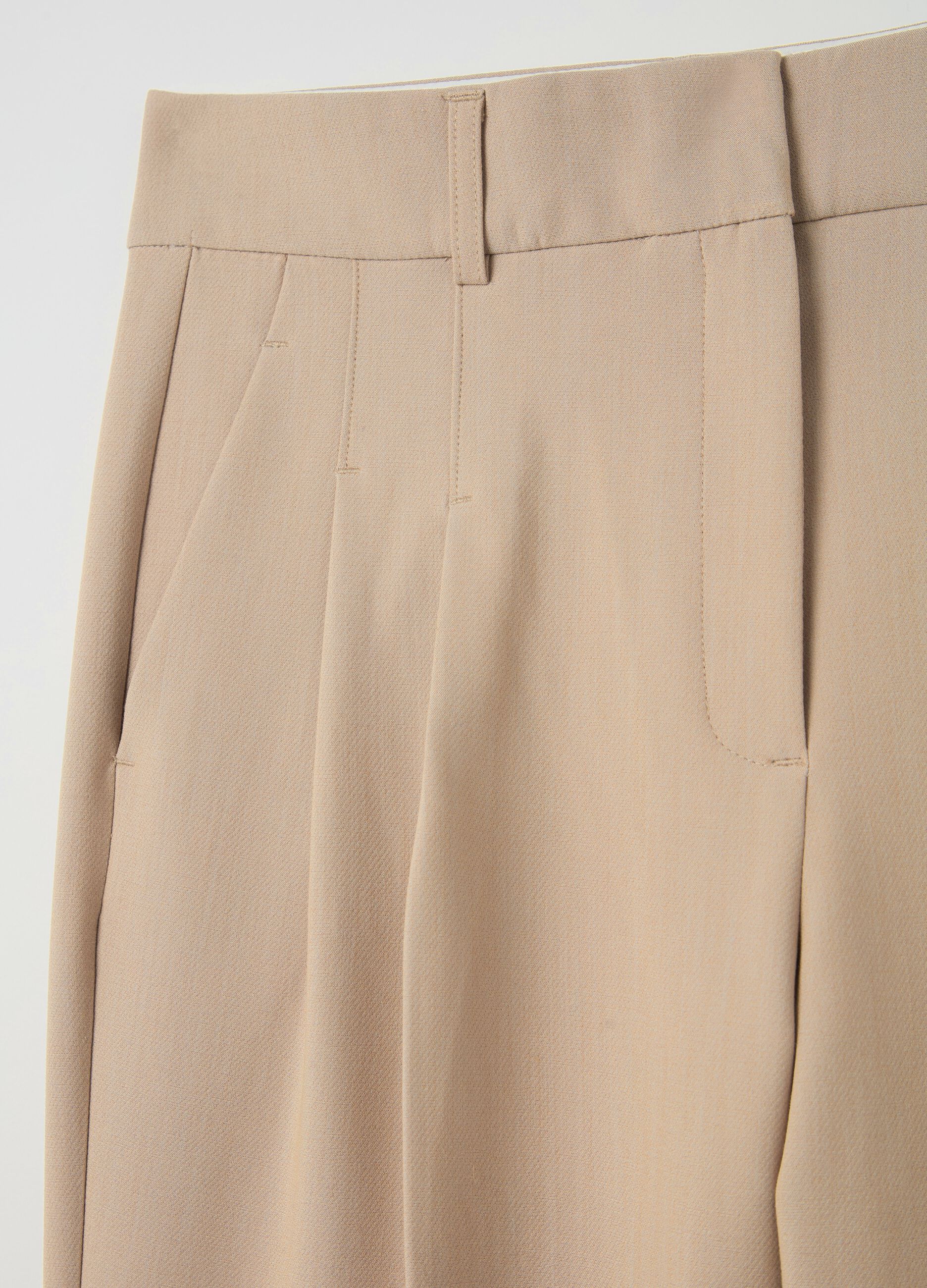 Wide-leg trousers