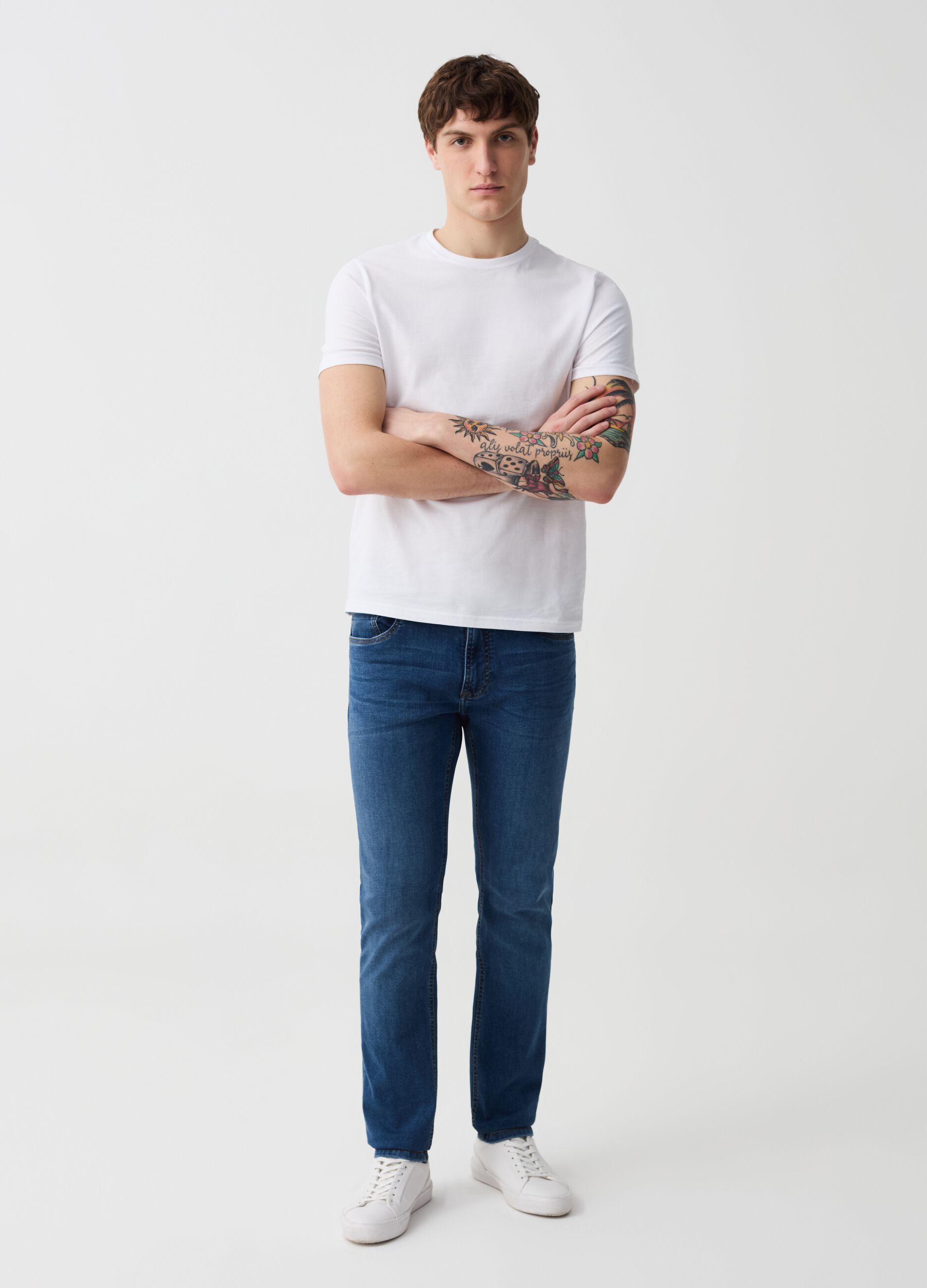 Slim-fit jeans with five pockets