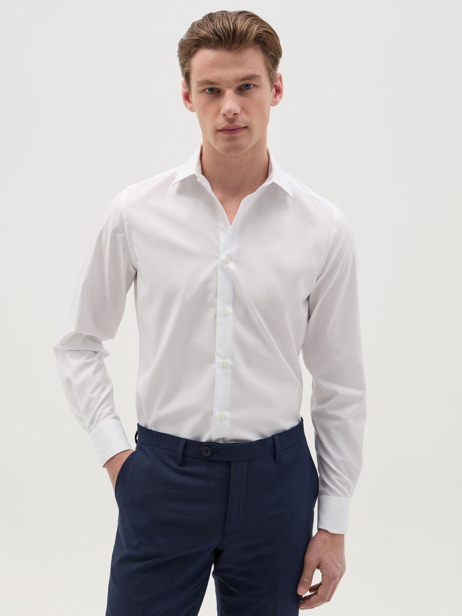 Slim-fit solid colour easy-iron shirt_0