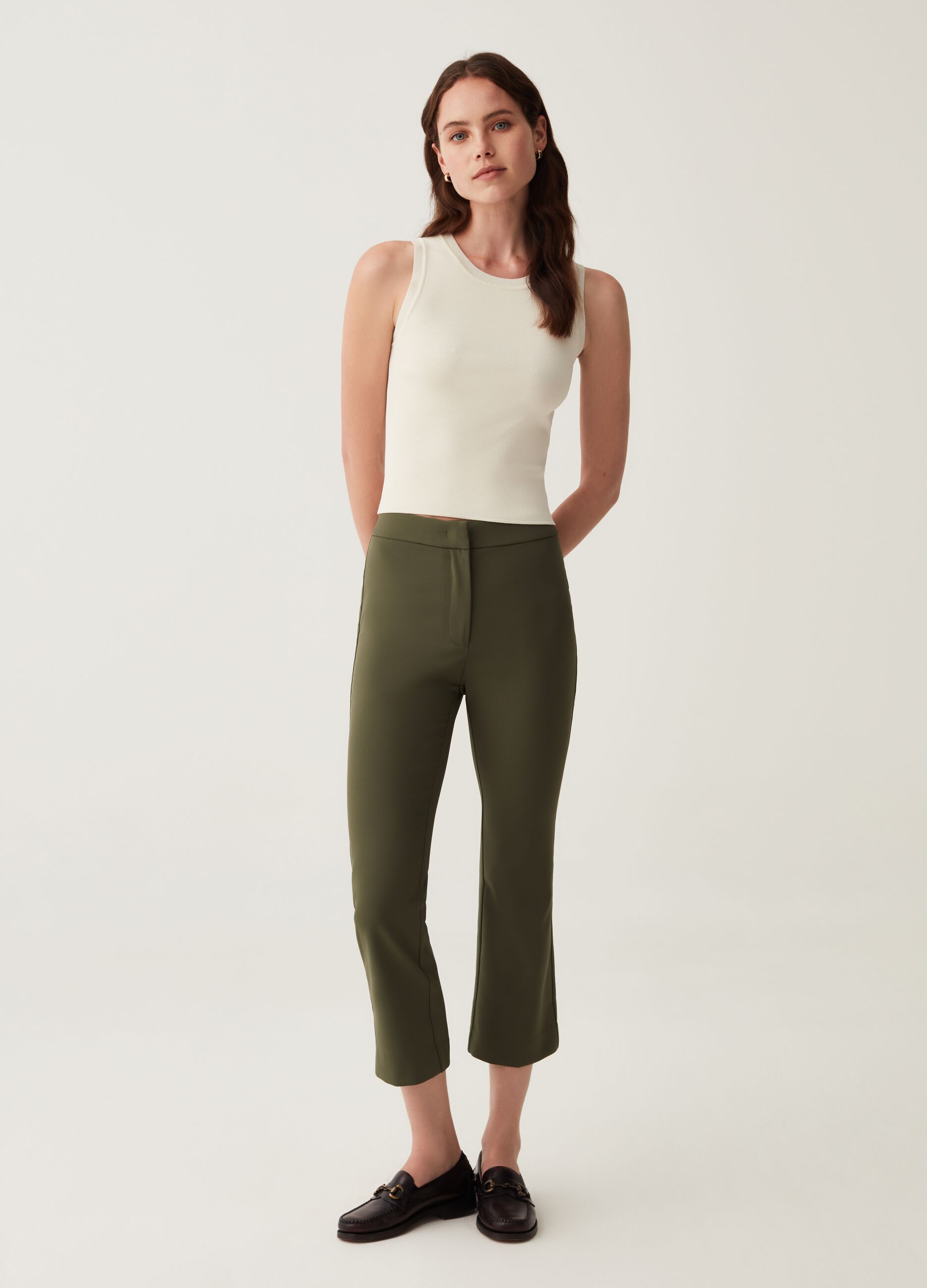 Pantaloni flare fit cropped_0